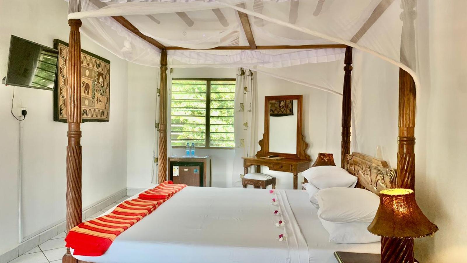 Lily Palm Resort Watamu Esterno foto